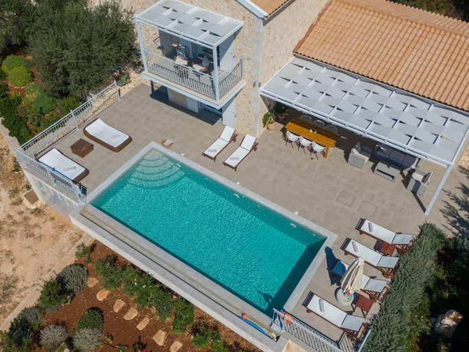 Others 3, Fiscardo Luxury Stone Villa Suzana ,with sunset view!, Ionian Islands