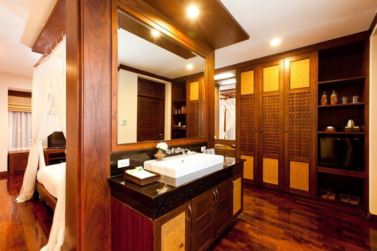 Bathroom 9