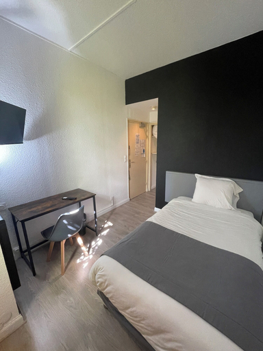 Bedroom 3, Hôtel & SPA Le Gambetta, Centre-ville, Bergerac, Dordogne
