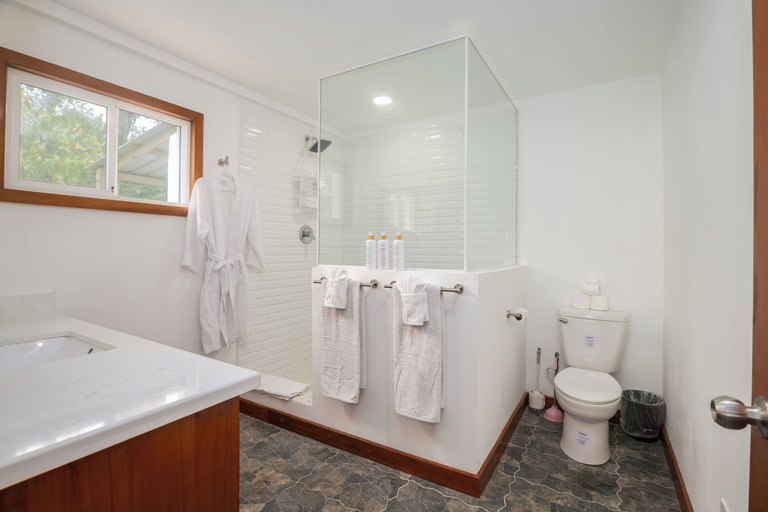Bathroom 4, Dolphin Beach Villa
