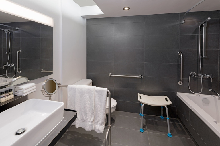 Bathroom 2, HOTEL PUR QUEBEC A TRIBUTE PORTFOLIO HOTEL, Communauté-Urbaine-de-Québec