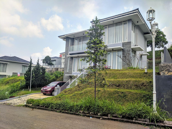 Villa Golf Syariah, Bandung