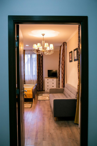Others 5, Casa Claudia, Sangeorgiu De Padure