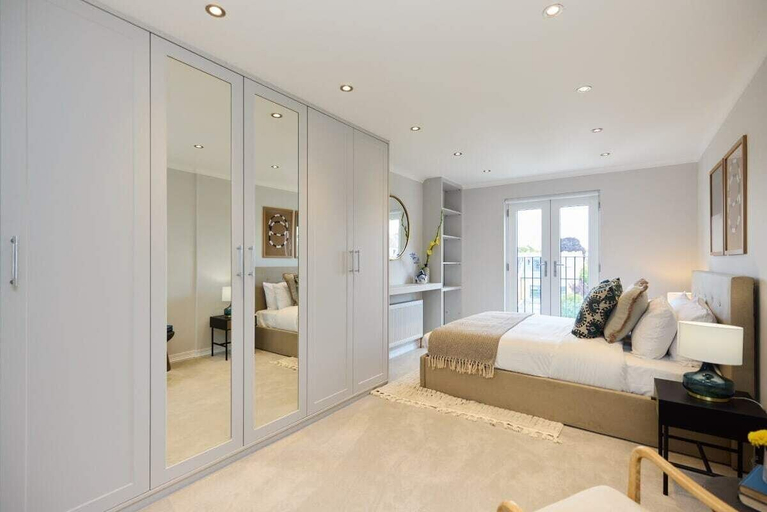 Bedroom 3, The Roehampton Place - Elegant 5bdr House With Garden + Parking, London