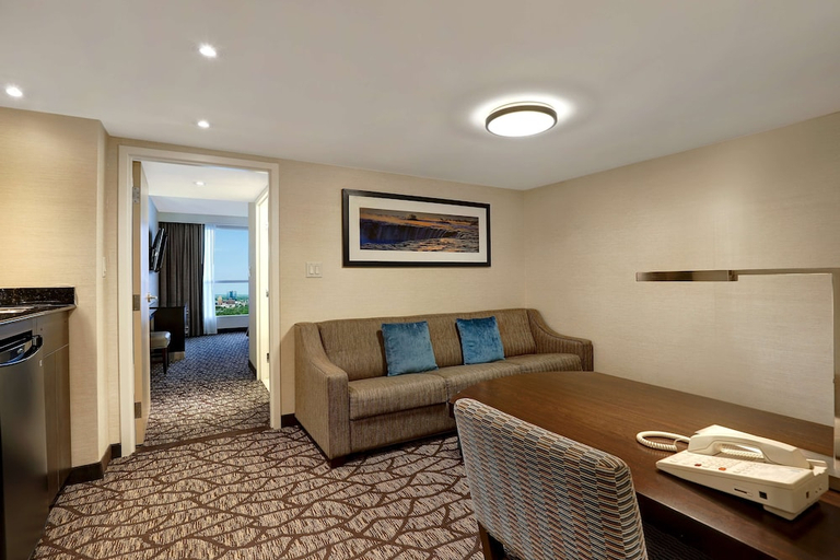 Bedroom 3, Embassy Suites By Hilton Niagara Falls Fallsview, Niagara