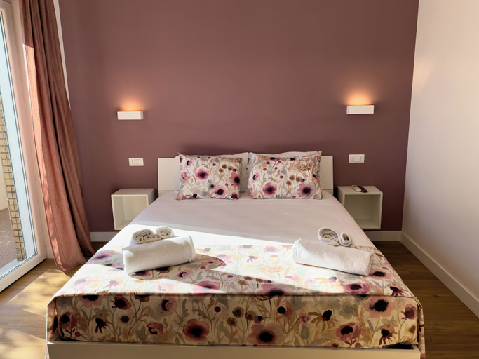 Bedroom 2, ISOLA 1.6.3 Guest House, Rome