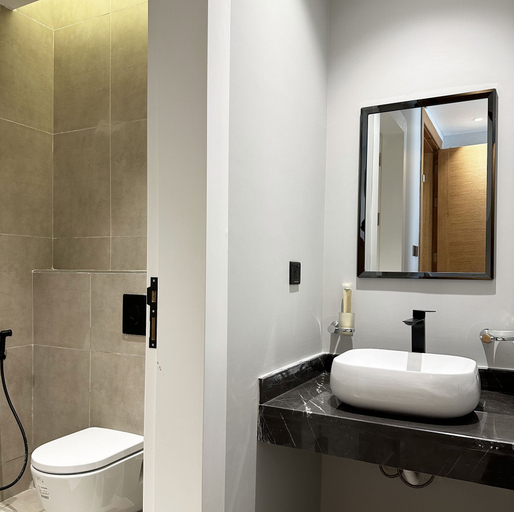 Bathroom 2, Kease Malqa B-5 Royal Touch AG40, Riyadh