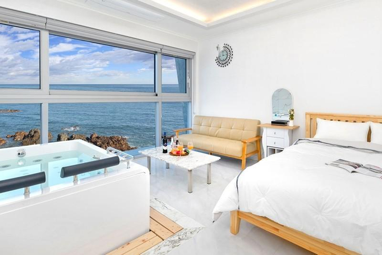 Bedroom 2, Pohang Sea Enston Pension, Pohang