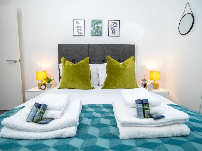 Room 2, Exeter Quays Two-bedroom Apartment, Devon