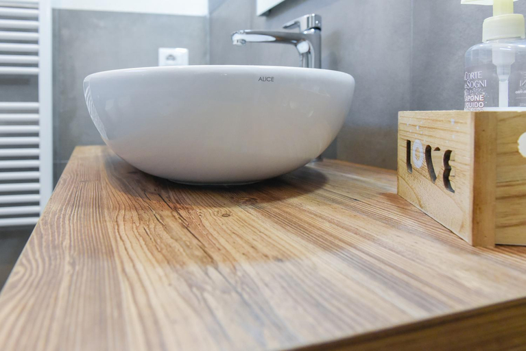 Others 3, Tatta & Nanna Rooms, Nuoro