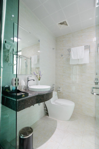 Bathroom 3, Bao Han Hotel , Hạ Long