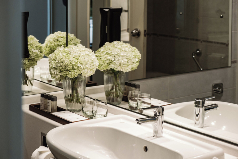 Bathroom 5, Corinthia Palace Malta