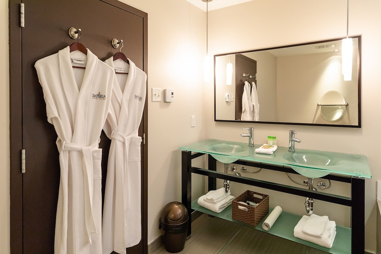 Bathroom 4, Imperia Hotel And Suites, Deux-Montagnes