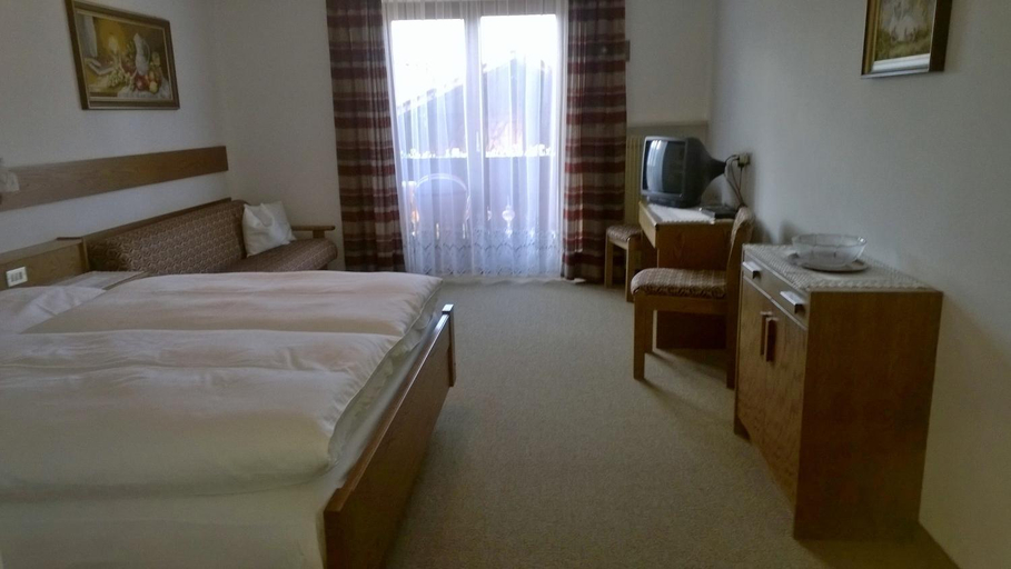 Bedroom 2, Garni Muhlanger, Bolzano