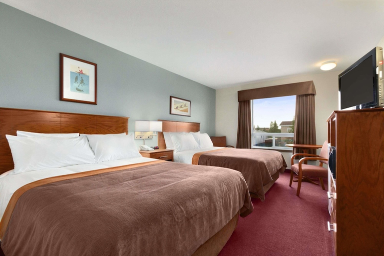 Bedroom 3, Super 8 by Wyndham Yellowknife, Fort Smith