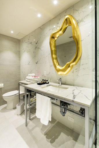 Bathroom 4, Monsieur Jean, Communauté-Urbaine-de-Québec