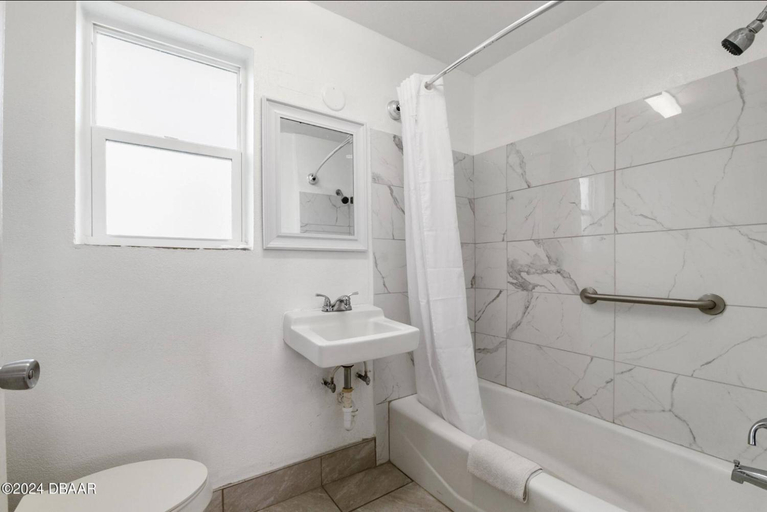 5, A1A Travel Inn, Volusia