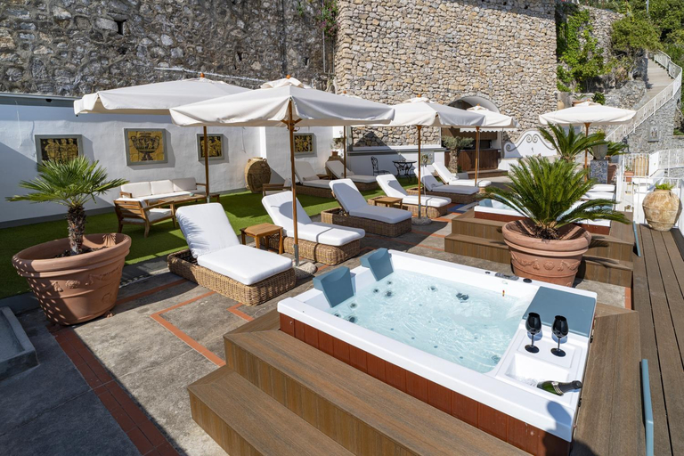 Others 5, Villa Nina, Salerno