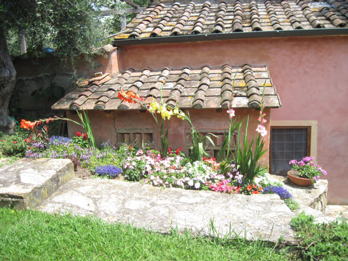 La Migliana by Nicola Real Estate, Lucca