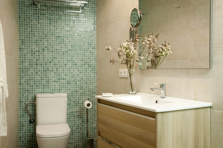Bathroom 3, Entrenaranjos, Córdoba