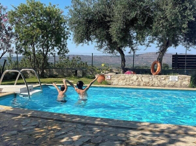 Sport & Beauty 5, Villa Aloni-traditional Stone Villa With Nice View,pool and Garden, Crete