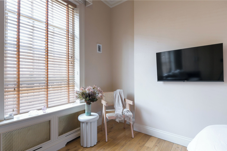 Others 4, Charming London City Apartment, London