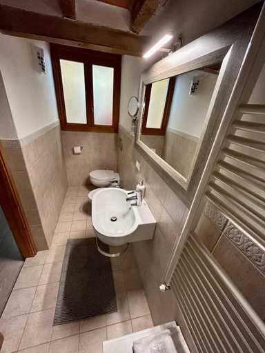Shower 2, Home Cavour Florence, Florence
