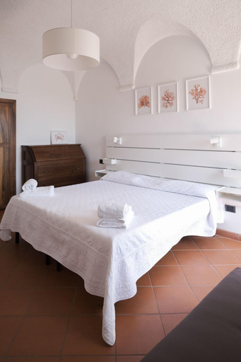 Others 4, Villa San Pietro, La Spezia