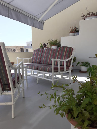 Others 5, Cosy Home by the Sea