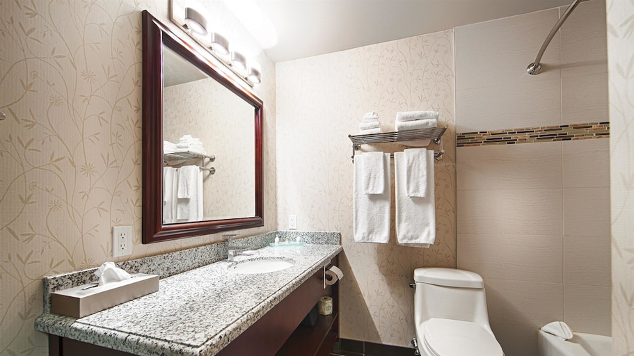 Bathroom 4, Days Inn by Wyndham Redwater, Division No. 11