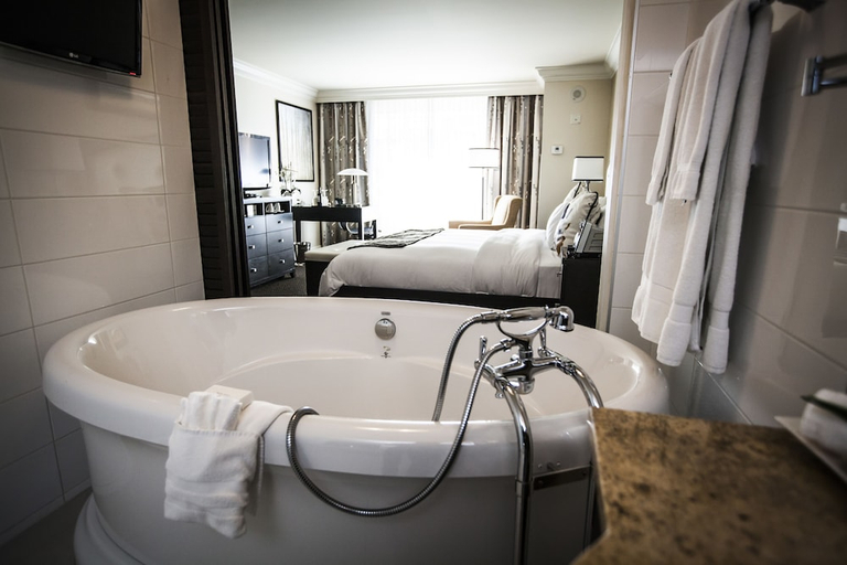 Bathroom 4, Le St Martin Hotel Particulier, Montréal