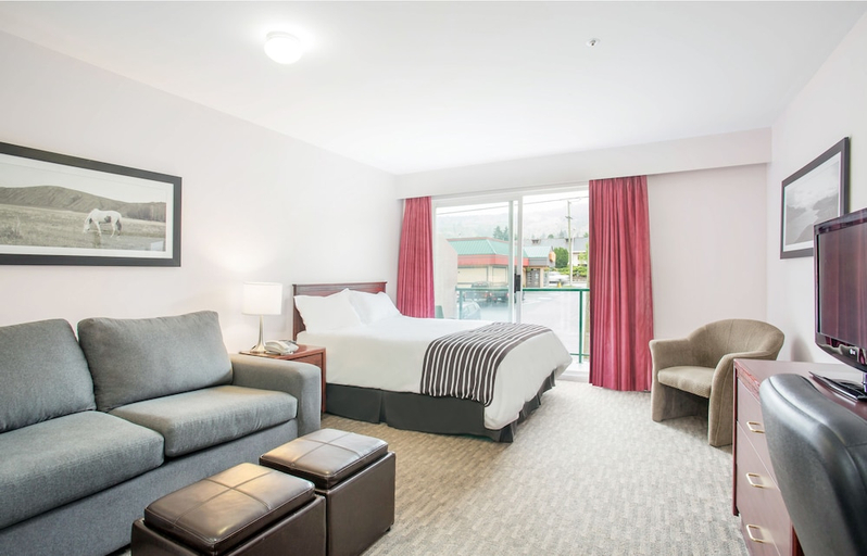 Bedroom 3, Sandman Inn Kamloops, Thompson-Nicola
