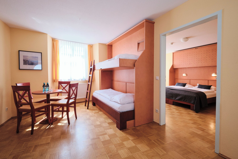 Bedroom 3, JUFA Hotel Meersburg, Bodenseekreis