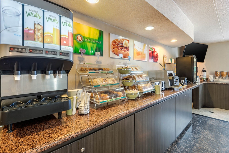 Food & Drinks 4, Quality Inn & Suites Mississauga Toronto Airport West, Peel