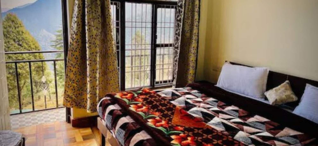 Bedroom 1, Goroomgo Kaafal Homestay Mussoorie, Dehradun