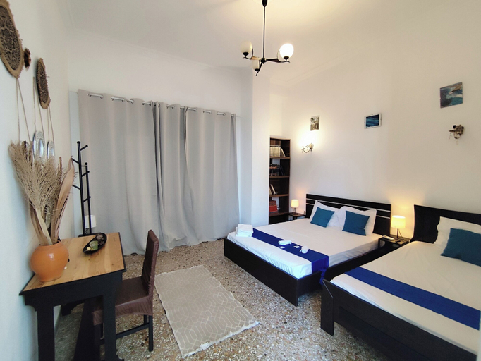Bedroom 4, Athens all seasons, Attica