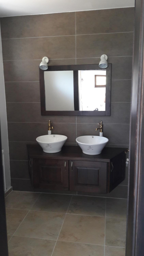 Bathroom 2, Mateo Transalpina, Sasciori