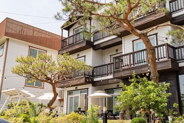 Exterior & Views, Hwaseong (Jebudo) Sueno Pension, Hwaseong