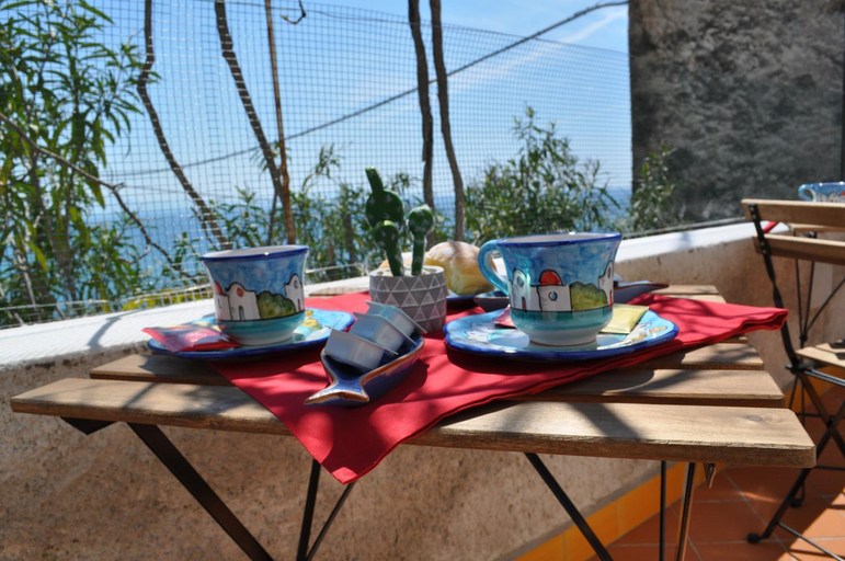 Others 2, B&B FISH, Salerno