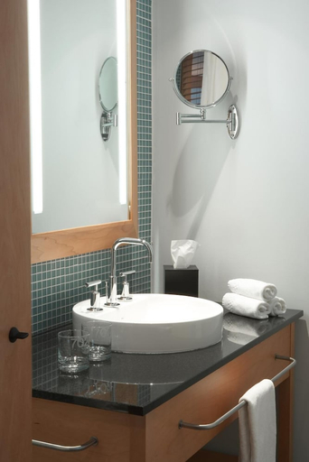 Bathroom 4, Alt Hotel Quebec City, Communauté-Urbaine-de-Québec