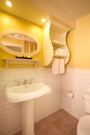 Bathroom 4, Manoir Du Lac Delage, La Jacques-Cartier