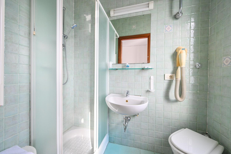 Bathroom 5, AV Isola Verde Hotel & Thermal Spa, Napoli