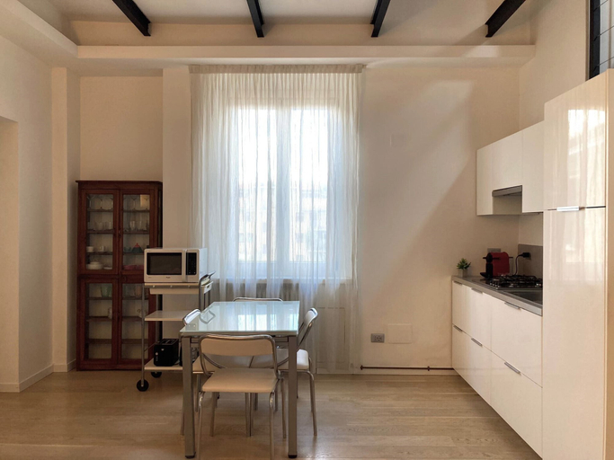 Others 5, cozy and Bright Flat in Isola- Pergola 4, Milano