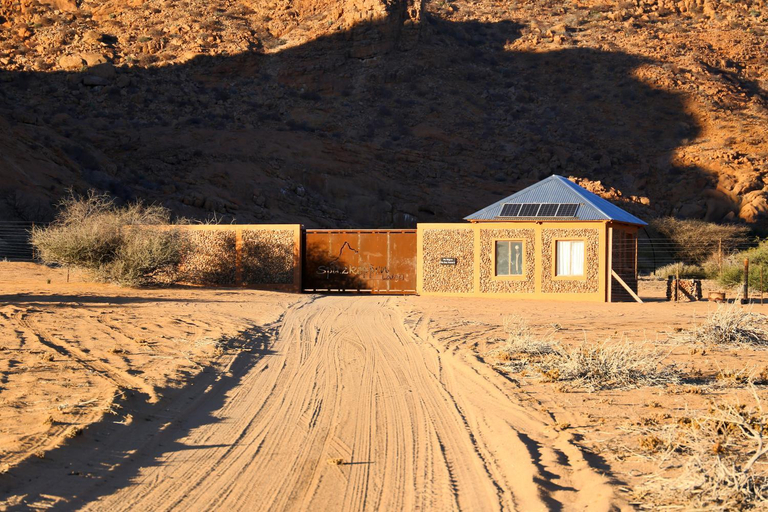 Exterior & Views