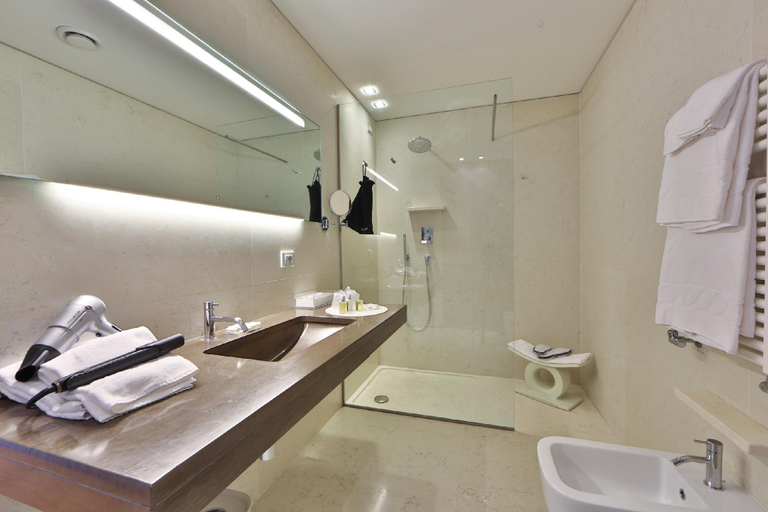 Bathroom 17