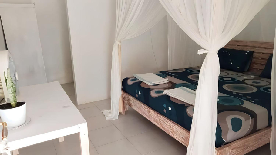 Bedroom 2, The Village Inn Rua Beach, West Sumba