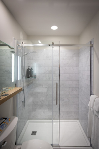 Bathroom 4, Hotel du Domaine, an Ascend Collection Hotel, L'Amiante