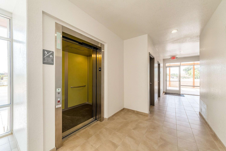 Public Area 2, Studio 6 New Braunfels, TX, Comal
