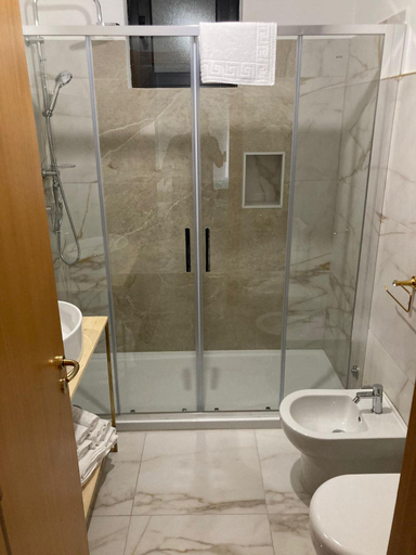 Bathroom 3, Suite Fimabechi, Bari