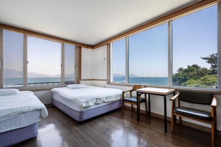 Bedroom 2, Yeosu Carf Island Pension, Yeosu